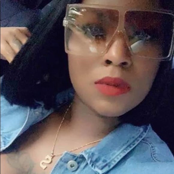 Flat top Baddie Shades in color Golden - Picture 2 of 2